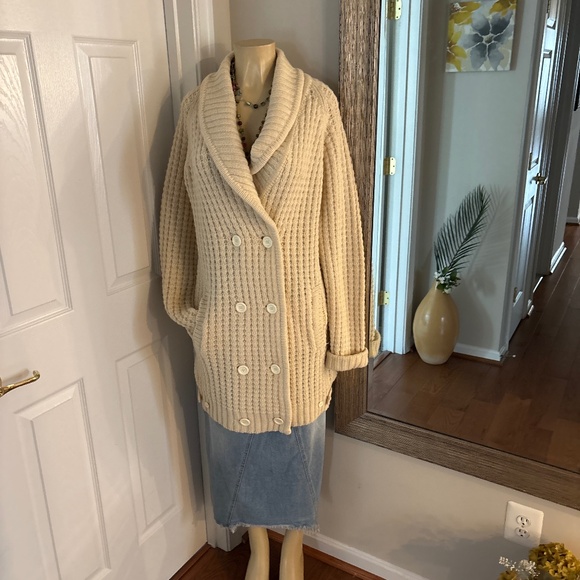 Neiman Marcus Cream Double-Breasted Cardigan - Picture 1 of 7